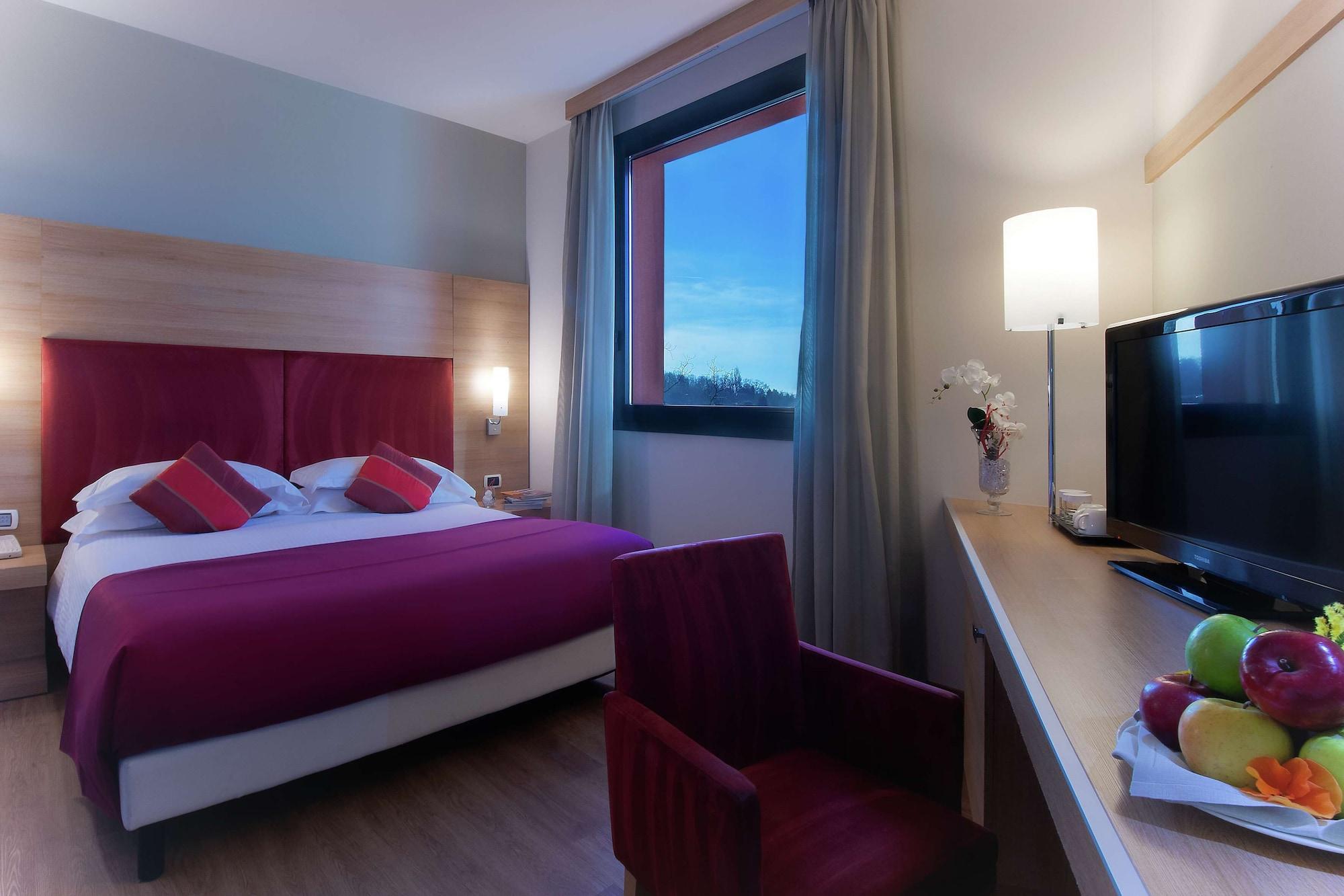 Готель Dolce By Wyndham Milan Malpensa Сомма-Ломбардо Екстер'єр фото