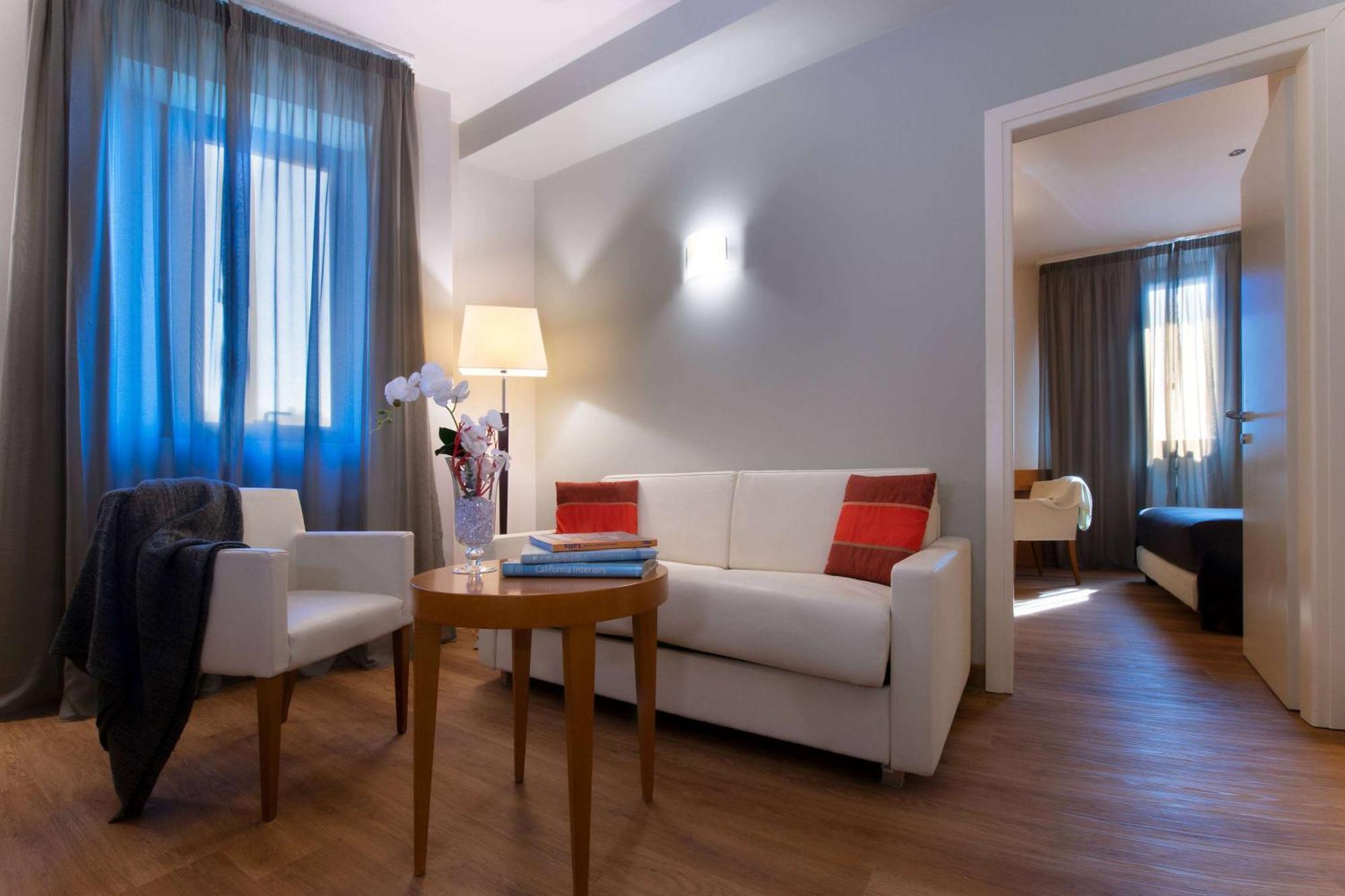 Готель Dolce By Wyndham Milan Malpensa Сомма-Ломбардо Екстер'єр фото