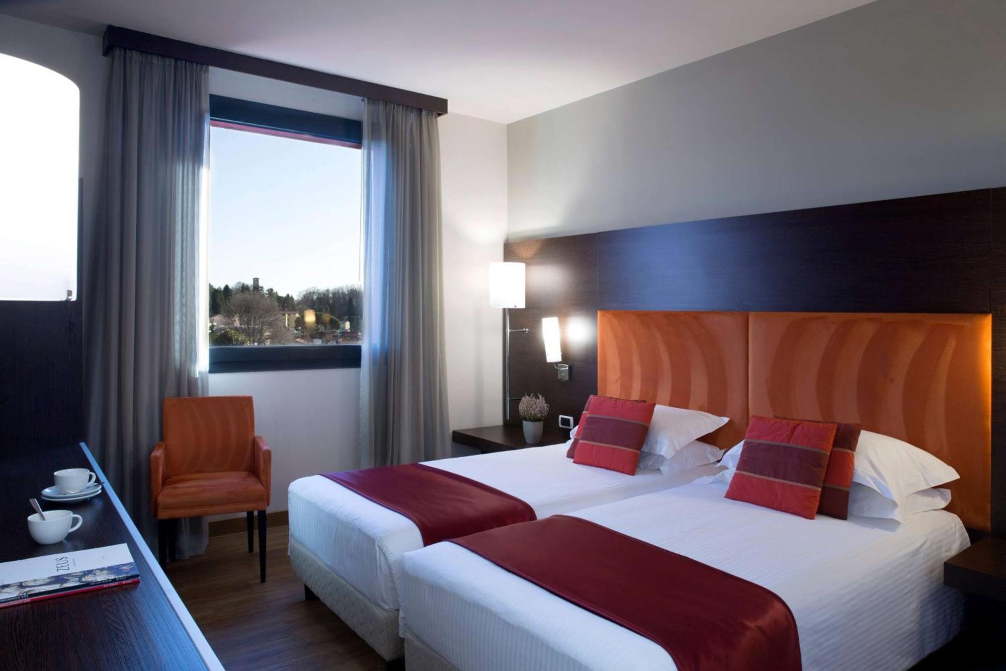Готель Dolce By Wyndham Milan Malpensa Сомма-Ломбардо Екстер'єр фото