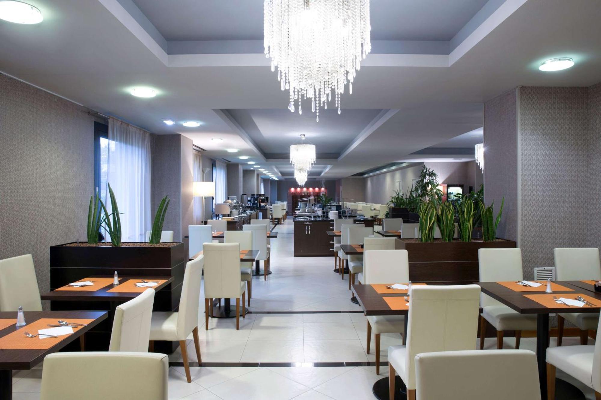 Готель Dolce By Wyndham Milan Malpensa Сомма-Ломбардо Екстер'єр фото