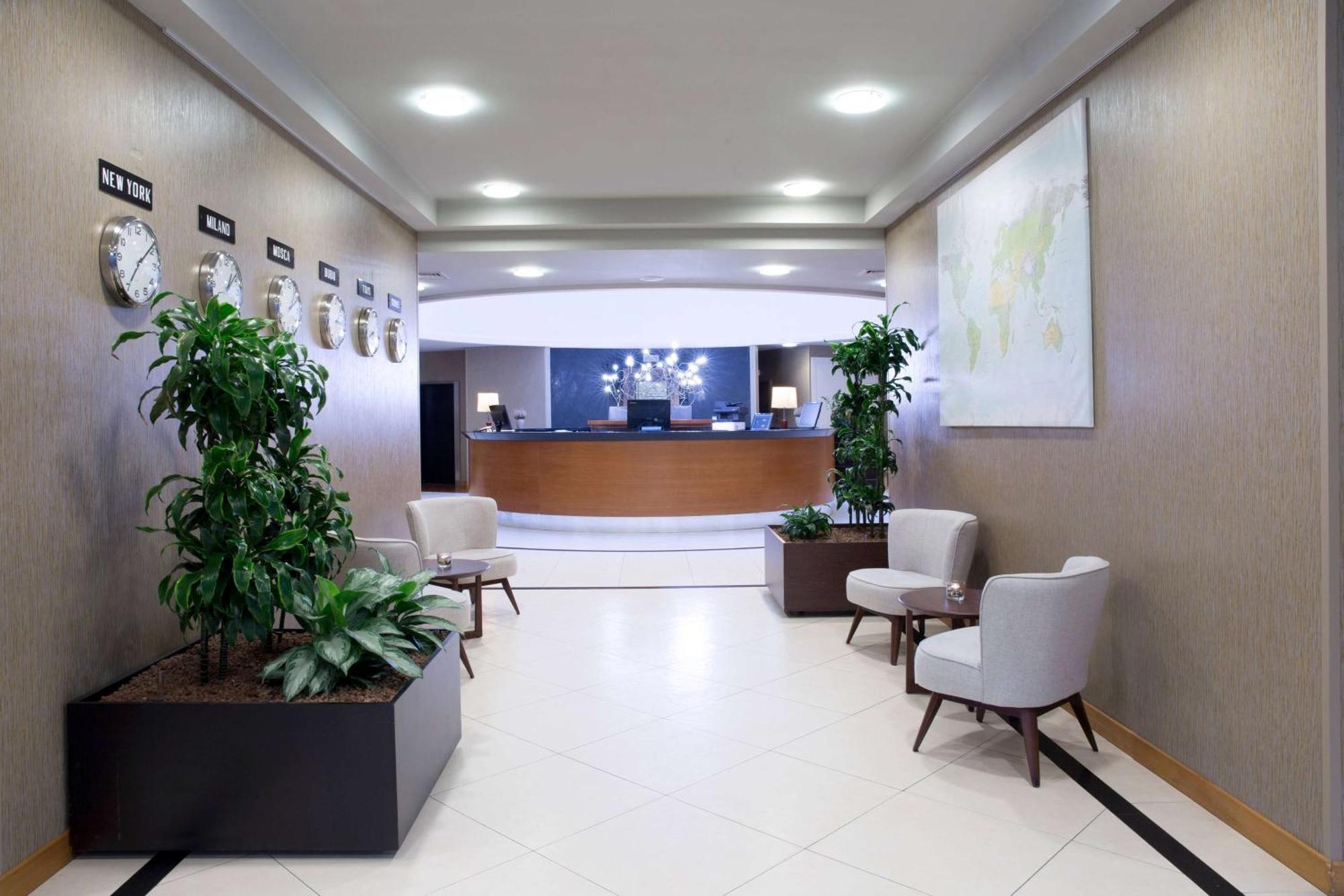 Готель Dolce By Wyndham Milan Malpensa Сомма-Ломбардо Екстер'єр фото