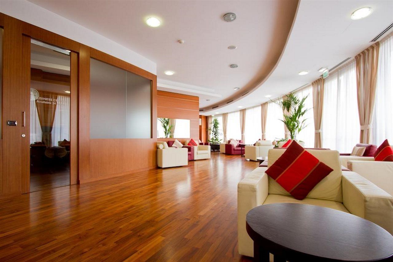 Готель Dolce By Wyndham Milan Malpensa Сомма-Ломбардо Екстер'єр фото